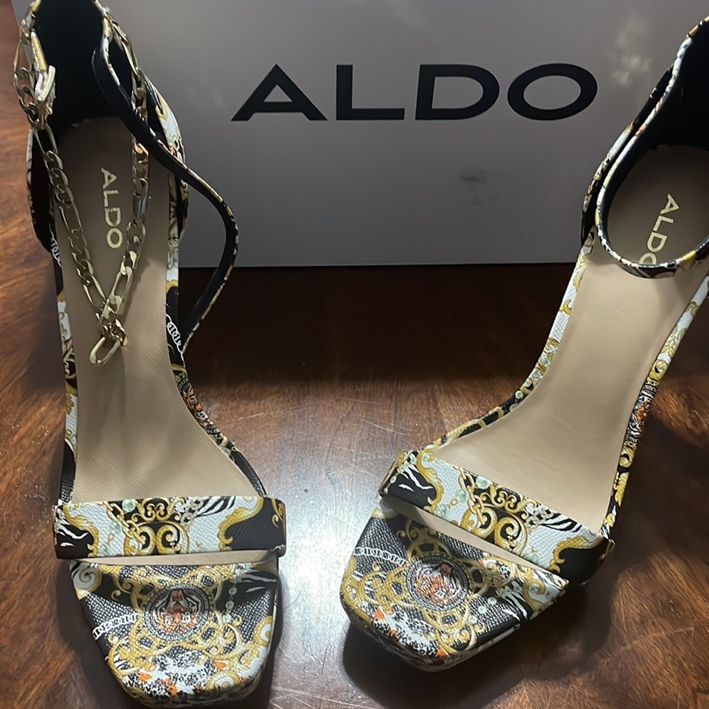 Heel  shoe - Picture 4 of 4